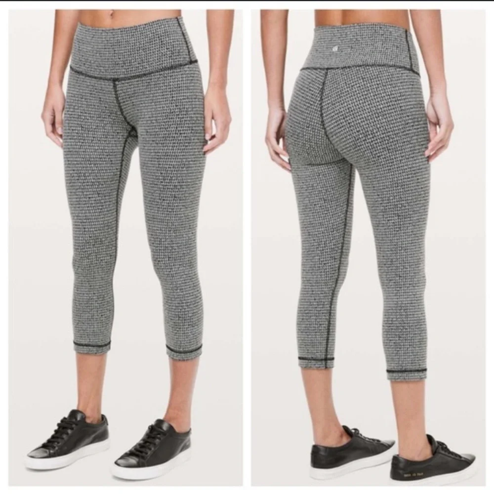 Lululemon Wunder Under High-Rise Leggings – Black & Gray Textured, Size 6